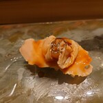 京極寿司 - ◯はまぐり
      甘味シッカリな餡が掛けられていて
      美味しい味わいではあった