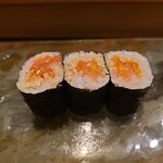 京極寿司 - ◯トロタク
      マグロの中落ちの旨味、沢庵のシャキシャキ感と味わい
      あおさ海苔の味わいとごま
      長く続く旨味が素敵な味わい
      
      幸せな時間だなあ