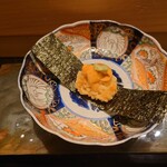 京極寿司 - ◯バフンウニ
      無添加のバフンウニ　との説明
      溶けた部分もご飯と混ぜてあり濃厚な味わい　との説明