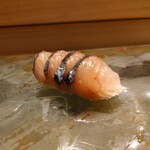 京極寿司 - 
      ◯ゴマサバ❔（サスエ前田）
      身の柔らかさと味わいが香ばしい味わいが特徴的
      との説明
      
      柔らかさと
      奥の底からジンワリと湧き出してくる様な旨味感❕
      
      深みのある旨味だよねえ❕