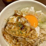 てっぱん屋 - 豚丼　目玉のせ