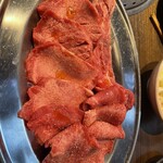 和牛放題の殿堂 宇田川町 肉屋横丁 - 