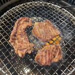 和牛放題の殿堂 宇田川町 肉屋横丁 - 