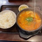 Karubi Don To Sun Doufu Semmon Tenkan Don - ホルモンスンドゥブラーメン定食