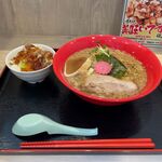 札幌海老麺舎 - 背脂煮干しそば950円+ランチ〆丼(小)100円=1050円