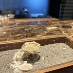 pesceco - 【鰯とさつま芋】★★★
      さつまいものふかし芋とタルト
      上に鰯の塩辛バターと煮干しの粉末