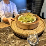 pesceco - 【クエの草木蒸し】★★★★★
      長崎白菜と22kgの天草のクエを島原の湧水で草木蒸し。
      玉葱麹とクエの出汁とゆうこうの果汁ソース、白菜の軸のサラダ