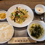 中華マニア - ランチ　豚ロースと彩り野菜炒め　全景