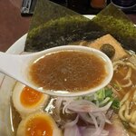 中華そば 敦 - 自家製味噌のスープ