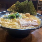 濃厚豚骨ラーメン 濱虎家 - 