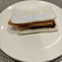 華湘 東武池袋店 - 湖南省伝統　湯葉のミルフィーユ揚げ蒸しパン包み