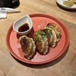 GYOZA SHACK - SHACK GYOZA (焼) -シャックソース-