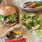 Camecame 30 Cafe & Burger - オニオングレイビーパンバーガー