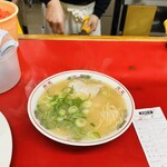 安全食堂 - 麺は長浜と殆ど同じ26番ほどかな