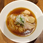 セキレイ - 醤油ラーメン 700円。
