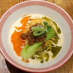 セキレイ - 赤と緑の担々麺(限定) 1200円。