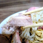 極肉麺 たいし - みやむ〜のニンニク極肉あぶらそばの豚チャーシュー