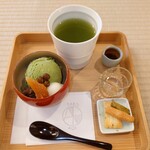茶房AOI - 抹茶クリームあんみつ(980円)抹茶入り煎茶のセット(＋350円)