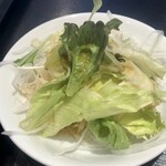 天福 餃子酒場 - ノンオイル青じそドレッシングのサラダ