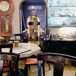 麻生珈琲店 - この金色のＲ２Ｄ２みたいなのはなんでしょう？