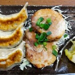 肉汁餃子のダンダダン - 焼餃子・チャーシュー定食