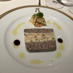アピシウス - 帆立蟹モリーユ茸、ピスタチオナッツのテリーヌ　りんごのサラダ添え