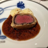 アピシウス - 本日1番美味しかった　国産黒毛和牛フィレ"ウェリントン"  こちらのペリグーソース最高ですね