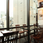 日本酒バル 方舟プラチナ  - ゆったりと開放感溢れる席です。半個室も対応可能‼