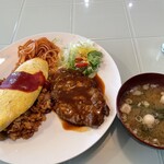 ダイニングカフェ 小伊万里 - 料理写真:オムライスハンバーグ添え 1,250円