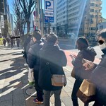 牡蠣と貝 - 行列 約20人