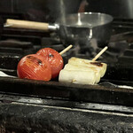 焼鳥 ご藤 - 店内　焼き焼き