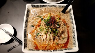 龍苑 - 黒胡麻担々麺