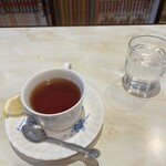 ジュリアン - 食後の紅茶。