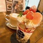 Kafe Kunurupu - いちごぱふぇ•カフェラテ