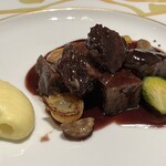ル サロン ジャック・ボリー - お肉料理　牛肉の赤ワイン煮込み