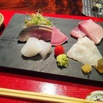 賛否両論 - 2013年Xmasコース お造り（シメ鯖、ブリ、イカ、ふぐ）