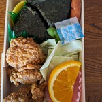 むすびのむさし - 料理写真:若鶏むすび弁当