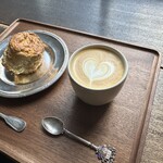 寺崎コーヒー - カフェラテとビスケット