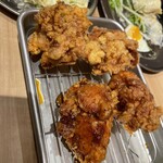 大衆から揚げ酒場 まりお - 唐揚げは塩味とタレ味が
