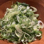 焼肉 弘商店 四条高倉 - 九条ネギサラダ
