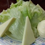 鶴亀 - チーズレタス 300円(税込)(2024年1月5日撮影)