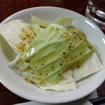 鶴亀 - お通し 200円(税込)(2024年1月5日撮影)