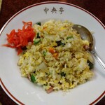 鶴亀 - 五目チャーハン 600円(税込)(2024年1月5日撮影)