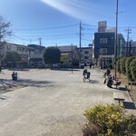 Ra-Men Toramaru - 公園の住宅街を見ると黄色の店舗が