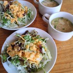 カリーゾーン - ランチのセットサラダとスープ