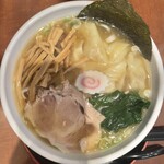 節系とんこつらぁ麺　おもと - 優しさを感じる。