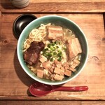 OKINAWA SOBA EIBUN - おすすめBUNBUNそばは炙りソーキと生麺が美味しい