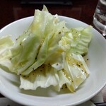 鶴亀 - お通し 200円(税込)(2023年12月29日撮影)