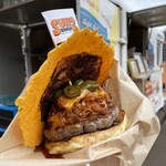 サントゥーダイナー - 『Pulled Pork Burger¥2,200』 ※追いメープルシロップ無料