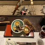 上屋敷　平の高房 - ゆば豆腐・コハダと菜花の真砂和え・牛肉八幡巻き・鶏のロースト レモン〆・黒豆の松葉串